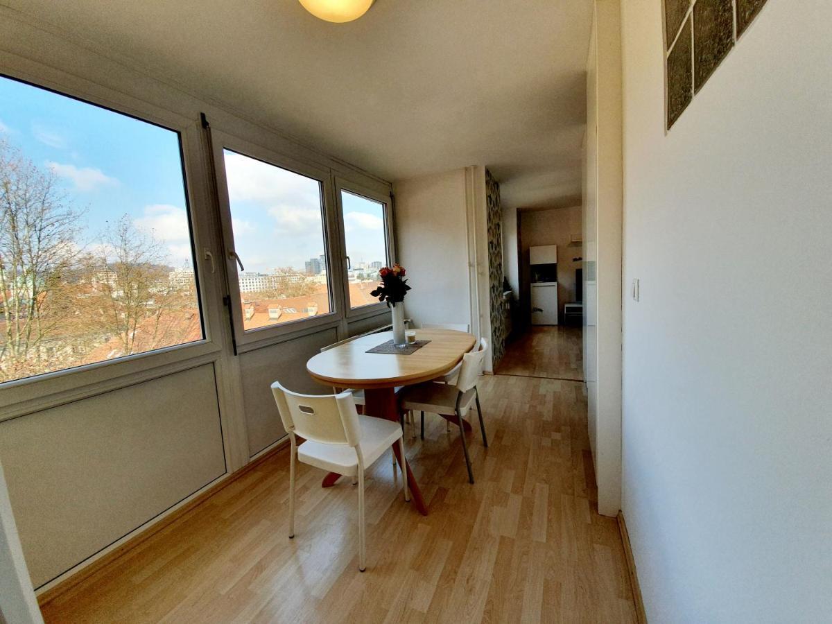 Bossa Nova Castle&outstanding With Garage Apartment *
